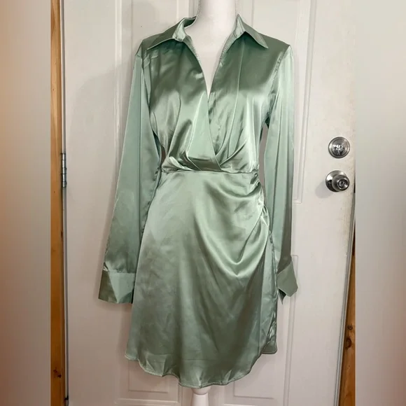 Dirty Martini Long Sleeve Mini Dress - Pale Green NWT (M) - Picture 2 of 16